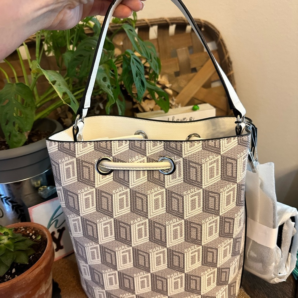 Karl Lagerfeld Paris Adele Crossbody Bucket - Picture 2 of 12